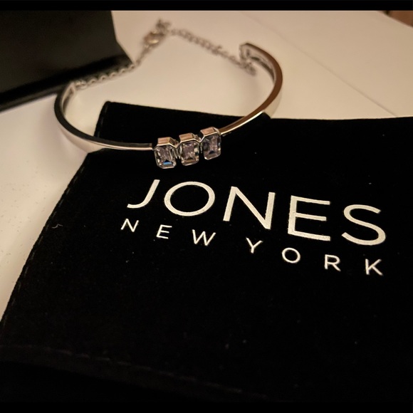 ๐ Beautiful Jones NewYork Silver Bracelet ๐ - Picture 8 of 8